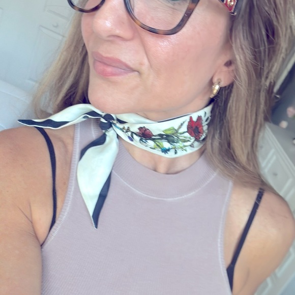 Christian Dior scarf. - Picture 3 of 6